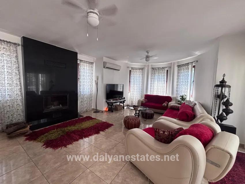 Eckgrundstück Mit 980 M² Und 5+1 Zimmern In Dalyan, Maraş, Zu Verkaufen.