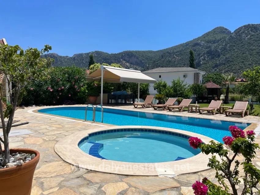 Dalyan In Arıkbaşı 4+1 Zu Verkaufende Villa