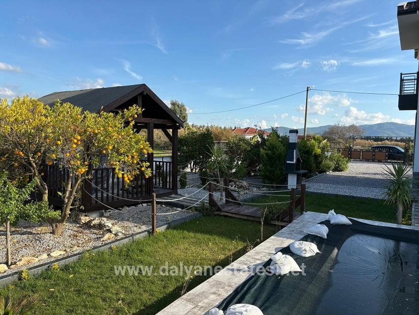 4+1 Villa Zum Verkauf In Eskiköy, Gelegen Auf Einem 14.136 M² Großen Grundstück