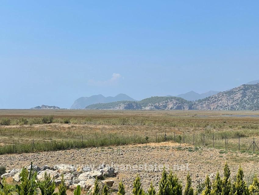 Luxuriöse 4+1-zimmer-villa Auf Einem 7000 M² Großen Grundstück Mit Blick Auf Den Strand Von Dalyan Iztuzu Zu Verkaufen