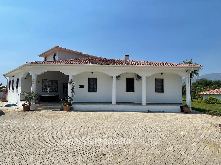 Luxuriöse 4+1-zimmer-villa Auf Einem 7000 M² Großen Grundstück Mit Blick Auf Den Strand Von Dalyan Iztuzu Zu Verkaufen