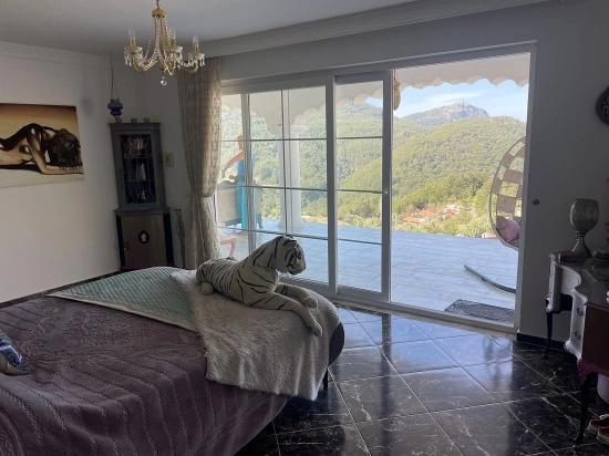 Vip-villa In Gökbel Zu Verkaufen, Auf Einem 5000 M² Großen Grundstück Mit Freiem Meerblick.