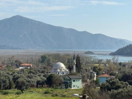 2.023 M² Großes Grundstück In Çandır Village, Köyceğiz, Zu Verkaufen, Mit Miteigentum Und Freiwilliger Aufteilung.