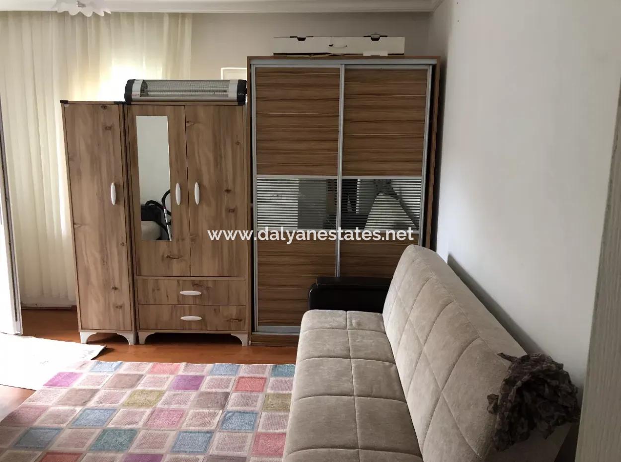 Eingeschossiges Einfamilienhaus Zum Verkauf In 1222M2 Grundstück In Archers