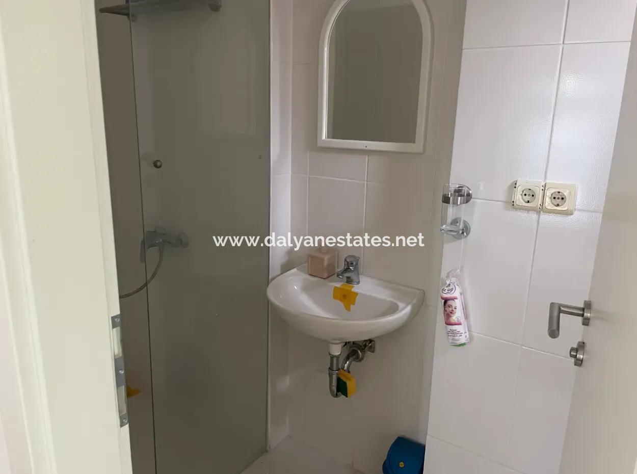 Einstöckiges Haus Zum Verkauf Auf Einem Grundstück Von 2882 M2 In Eskiköy