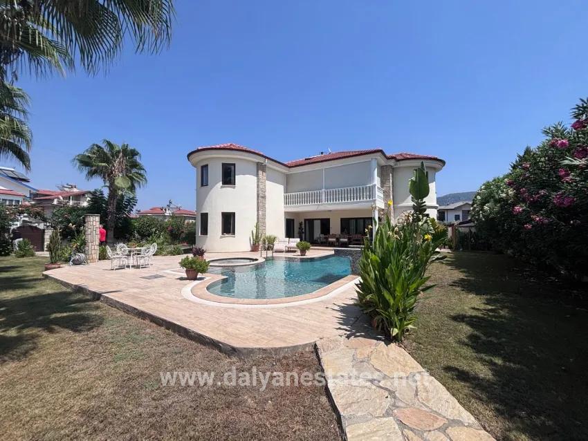 Corner Plot Of 980m2 With 5+1 Rooms For Sale In Dalyan, Maraş.