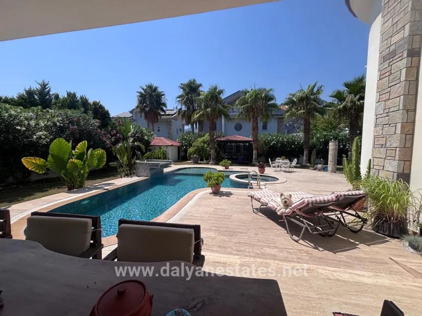 Corner Plot Of 980m2 With 5+1 Rooms For Sale In Dalyan, Maraş.