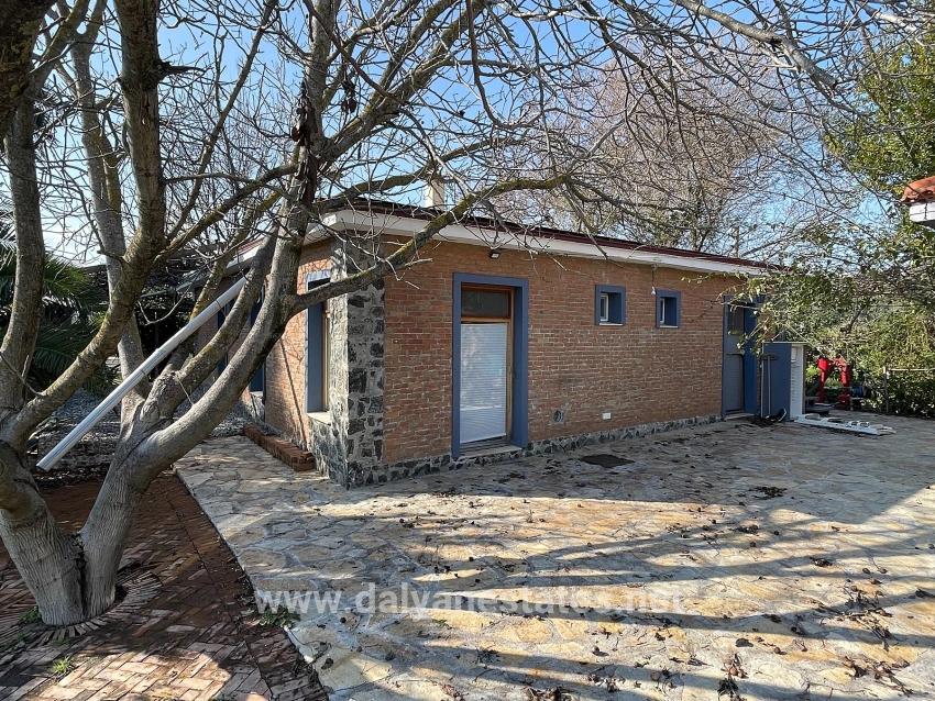 Detached Single-story House For Sale On A 2882 M2 Plot In Eskiköy.