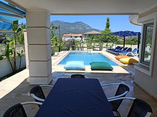 4+1 Villa For Sale In Dalyan Gülpınar, 573m2