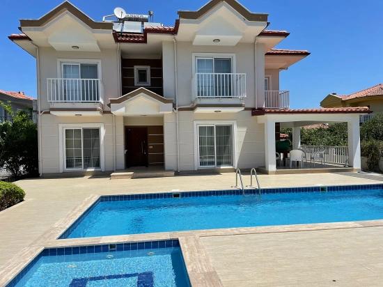 4+1 Villa For Sale On A 579m2 Plot In Dalyan Gülpınar