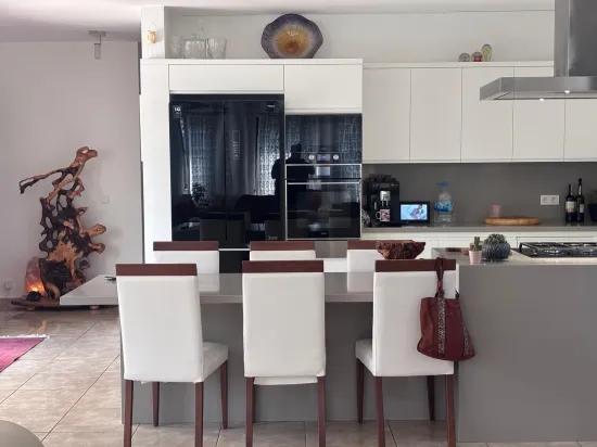 Corner Plot Of 980m2 With 5+1 Rooms For Sale In Dalyan, Maraş.