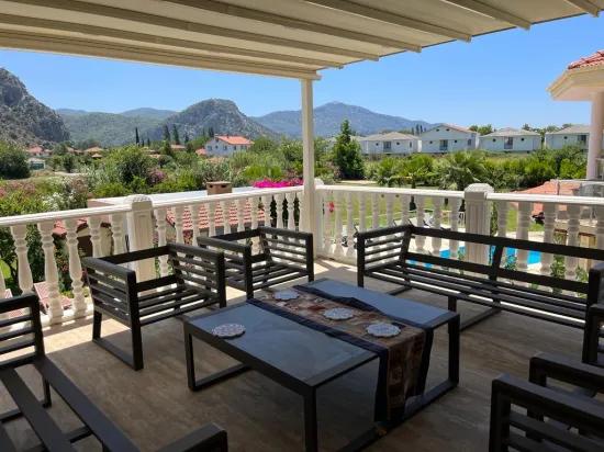 Dalyan In Arıkbaşı 4+1 For Sale Villa