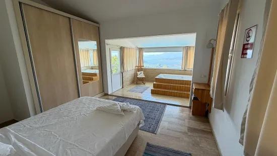 Villa 4+1 for sale with lake and sea view In Gökbel, Dalyan