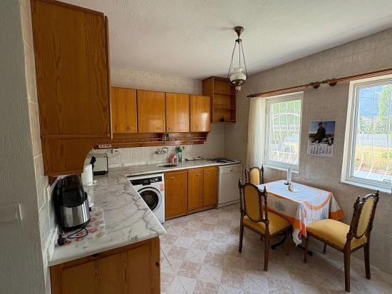 Two-story House For Sale On A 514m2 Plot In Okçular.