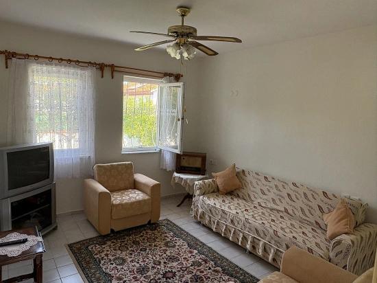 Two-story House For Sale On A 514m2 Plot In Okçular.