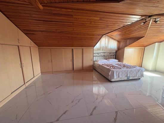 5+1 Villa For Sale On A 301m2 Plot In Dalyan