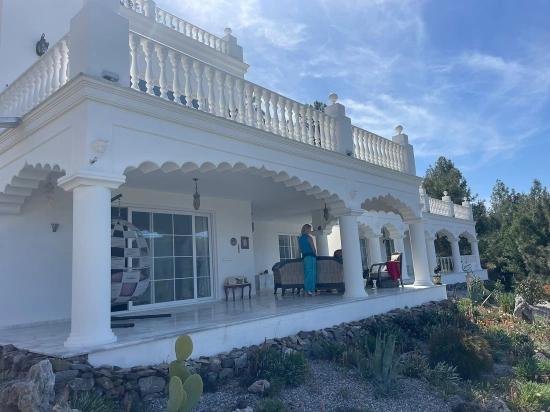 Vip Villa For Sale In Gökbel, On A 5000m2 Plot With Full Sea View.