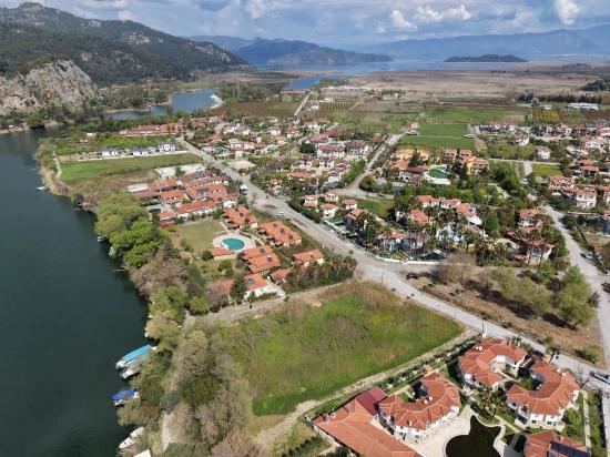 2600m2 Land For Sale In Dalyan Gülpınar, Next To The Canal, With 20% Tourism Zoning