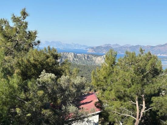 Продается Земельный Участок Площадью 1000 М2 С Видом На Море В Жилом Районе Деревни Гёкбель.