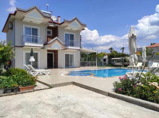 Вилла 4+1 На Продажу На Угловом Участке Площадью 545 М2 В Дальян Гюльпынар