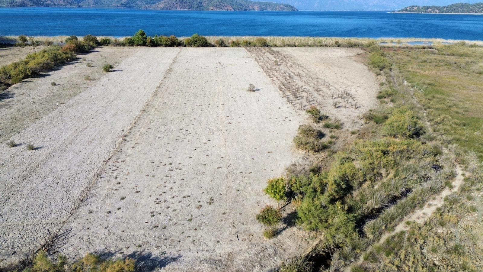 Çandır'da Göle Sıfır 3210m2 Satılık 2b Arazisi