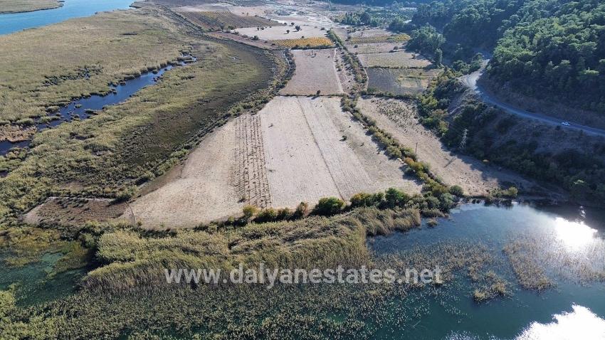 Çandır'da Göle Sıfır 3210m2 Satılık 2b Arazisi