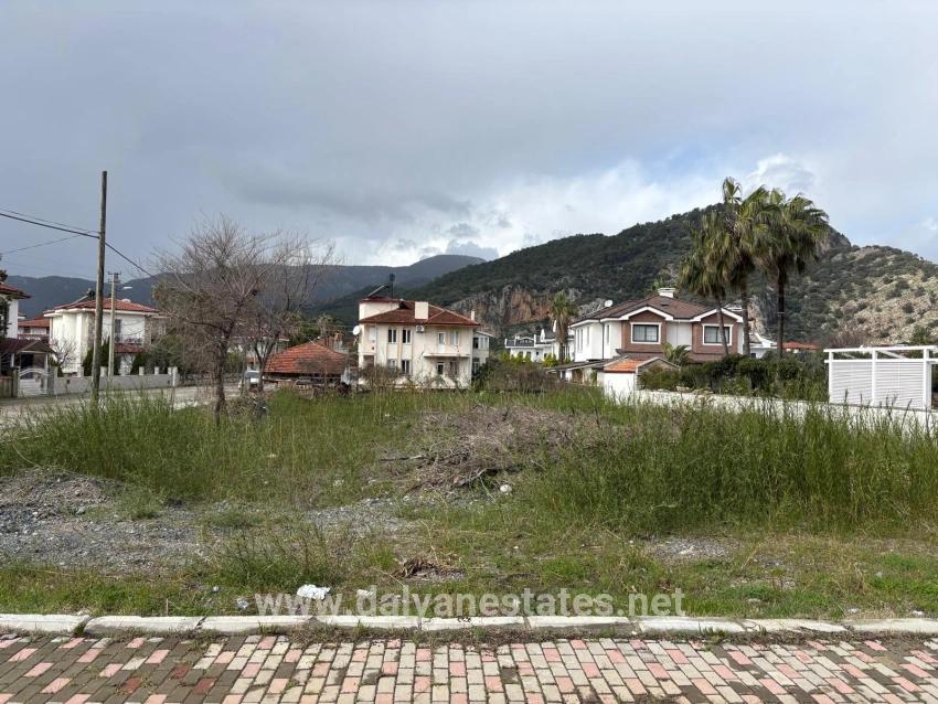 Dalyan Maraş'da Köşebaşı 892m2 Satılık Arsa
