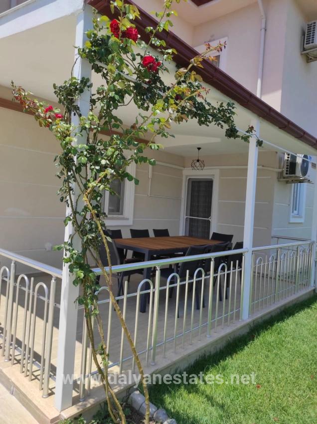 Dalyan Gülpınar'da Köşebaşı 545m2 Arsa İçinde Satılık 4+1 Villa