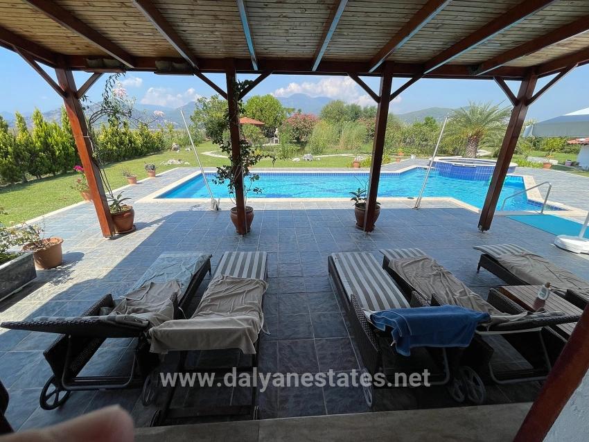 Dalyan İztuzu Manzaralı 7000m2 Arsa İçinde 4+1 Satılık Lüks Villa