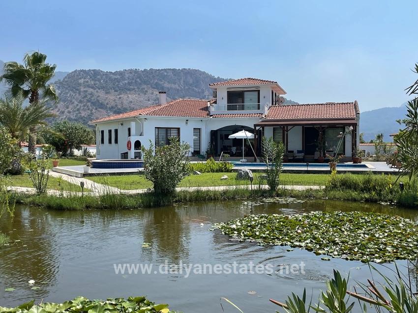 Dalyan İztuzu Manzaralı 7000m2 Arsa İçinde 4+1 Satılık Lüks Villa