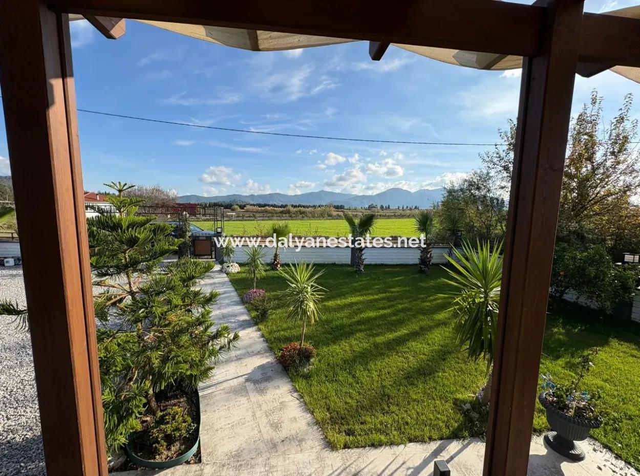 Eskiköy'de 14.136 M2 Tarla İçerisinde 4+1 Satılık Villa