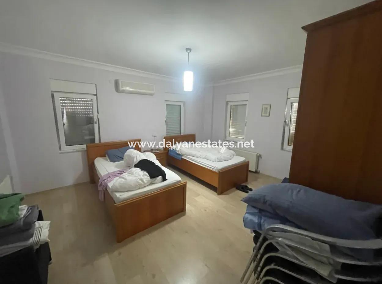 Dalyan Gülpınar'da 6000M2 Arsa İçerisinde 4+2 Satılık Villa