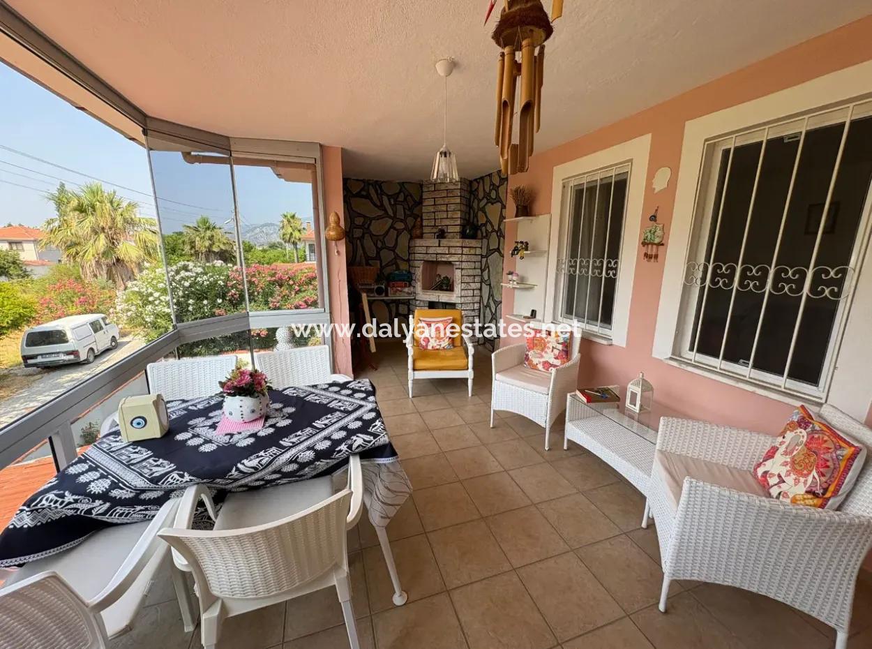 Okçular'da 514M2 Arsa İçerisinde 2 Katlı Satılık Ev