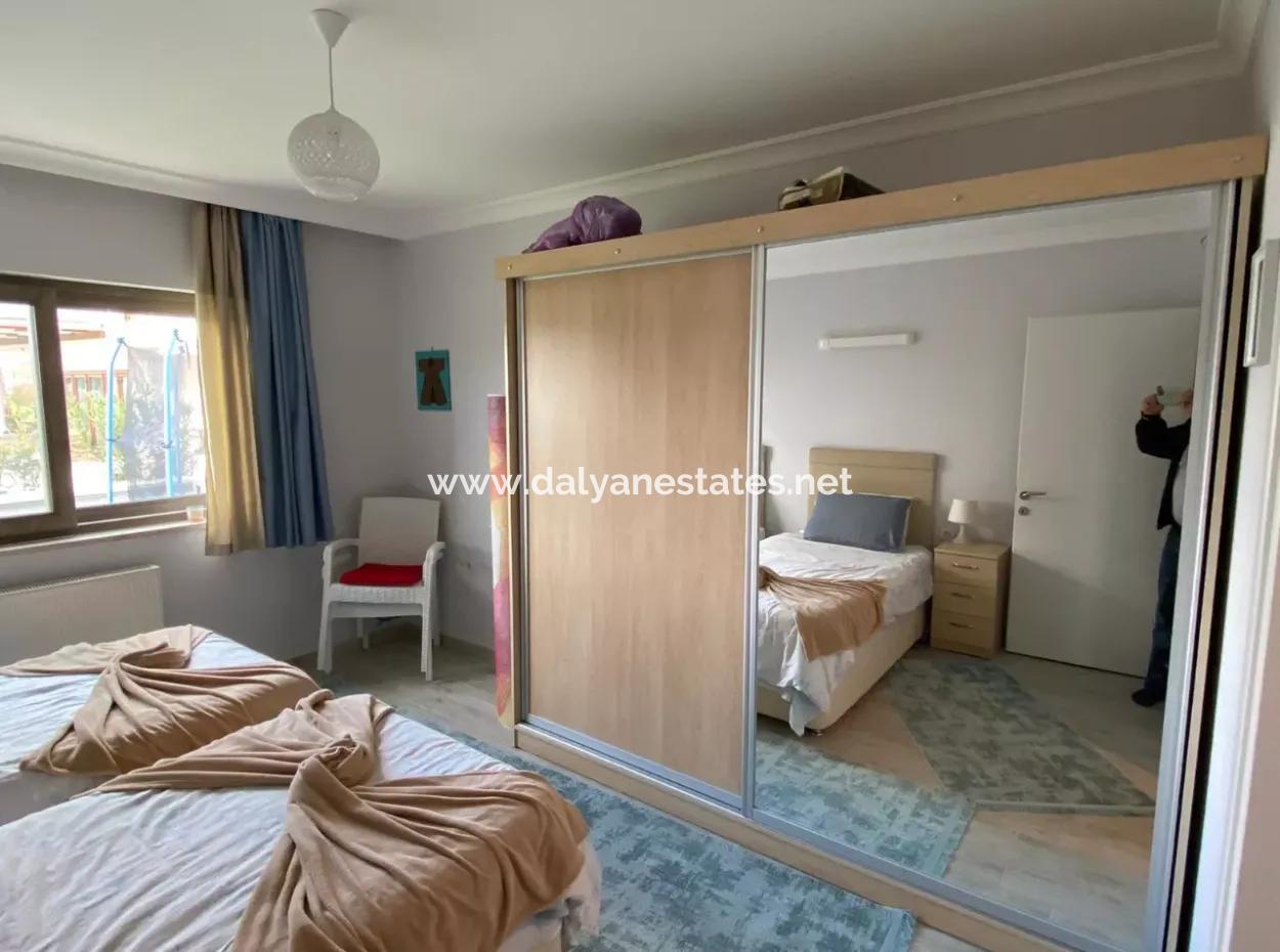 Okçular'da Satılık Villa Lüks 5 Yatak Odalı Satılık Villa