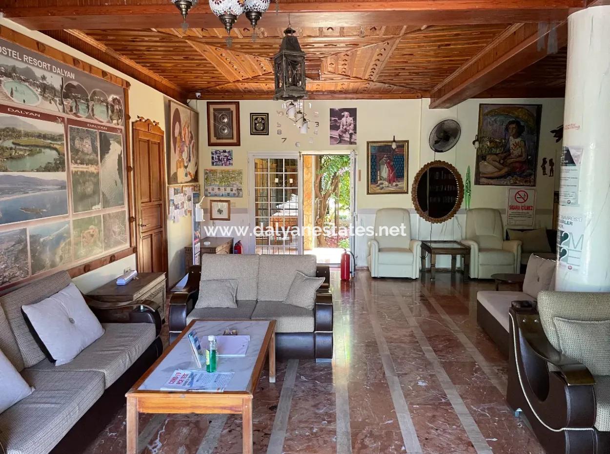 Dalyanda 7,500 M2 Arsa İçinde 19 Odalı Satılık Otel