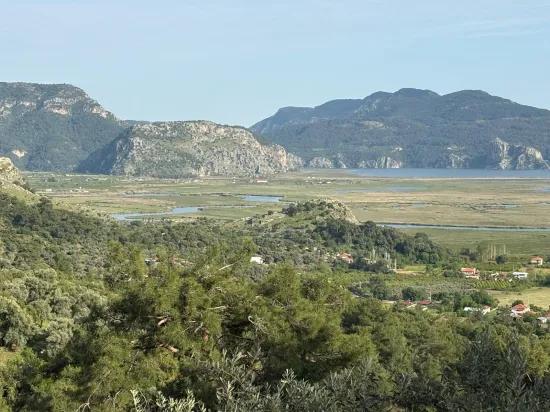 Çandır'da Göl Ve Doğa Manzaralı 1252m2 Satılık Tarla